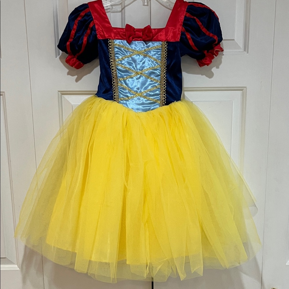 What A Character Girls Snow White Costume Size M (7-8) EUC